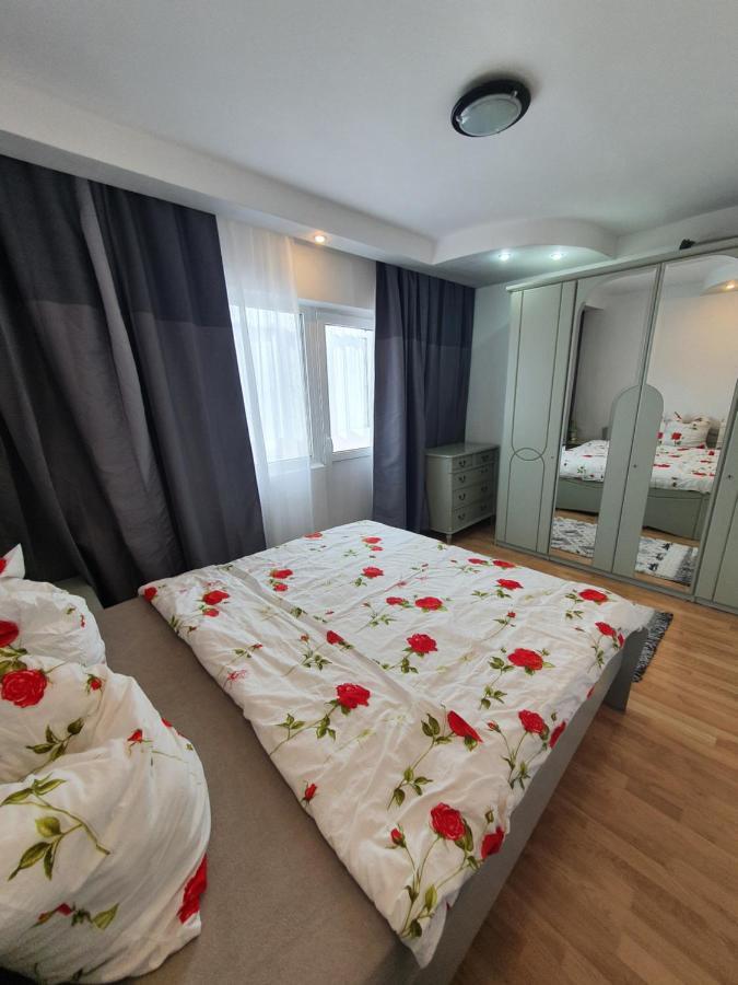 Mandra Apartment *